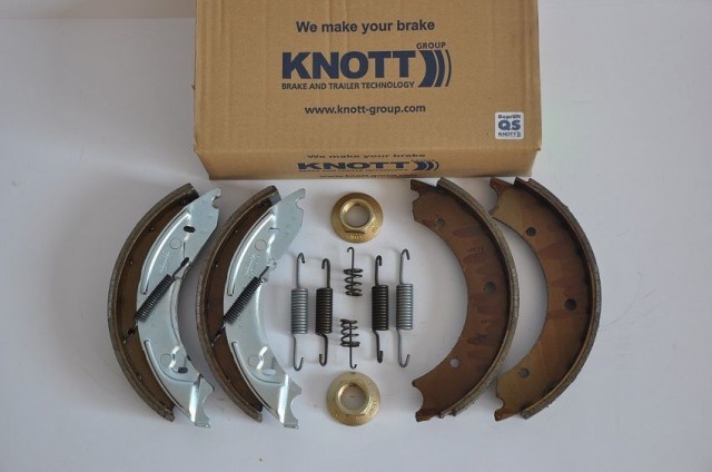 Набор тормозных колодок Knott для к.т. 25-2025 (250х40)